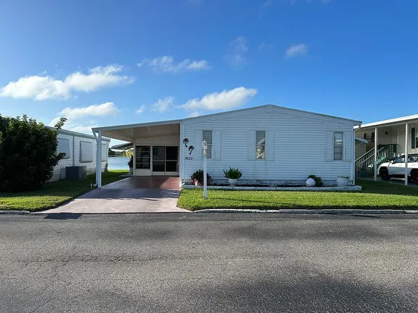 3822 Bywater Dr, Holiday, FL 34691