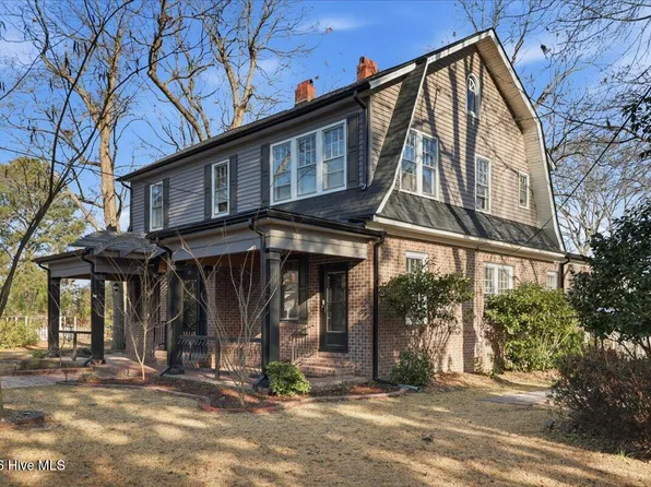 123 E College Street, Mount Olive, NC 28365