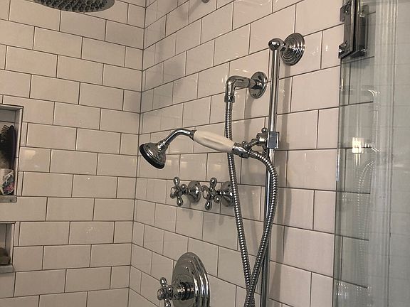 Master bath (updated 2017)
