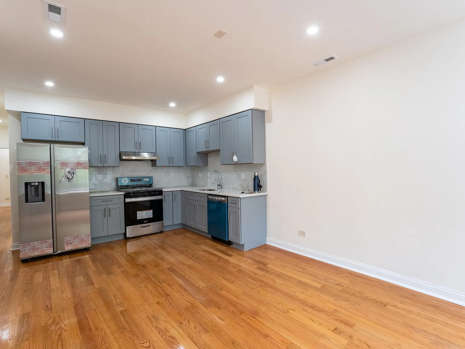 3331 S Wallace St — Photo 3