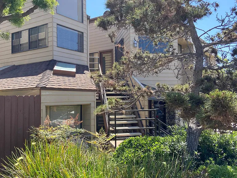 4633 Ingraham St #D — Photo 28