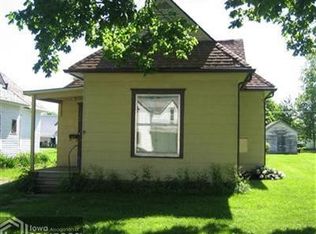 720 S 2nd St, Perry, IA 50220