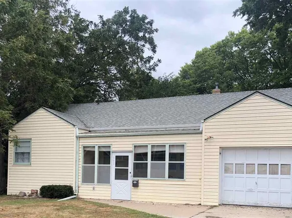 502 Riverside Dr, Yankton, SD 57078