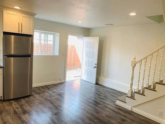 3rd image of 20708 Saticoy St #B