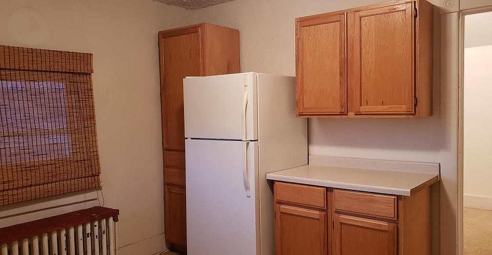 1st image of 208 W 3rd Ave