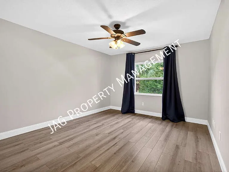 1046 Winter Springs Blvd — Photo 15