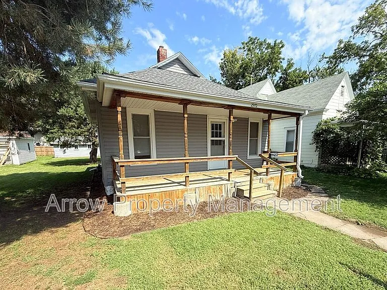 2970 Starr St — Photo 1