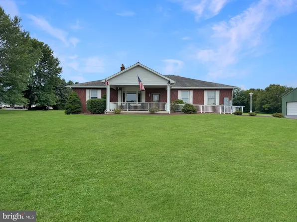 2960 Seisholtzville Rd, Macungie, PA 18062