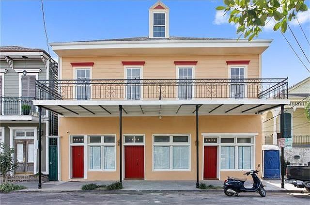 2nd image of 1928 Burgundy St