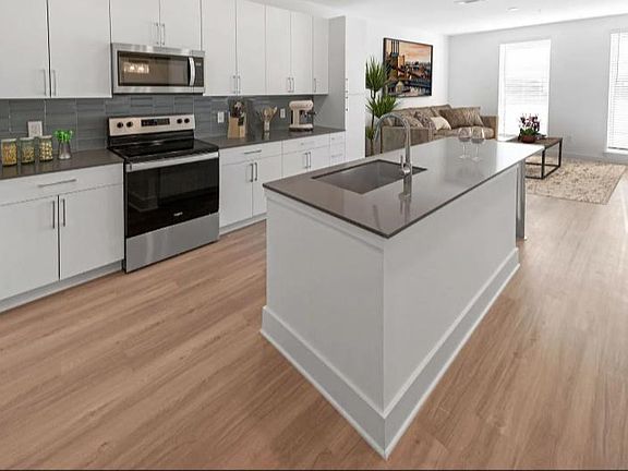 2nd image of 88 Milton Ave SE