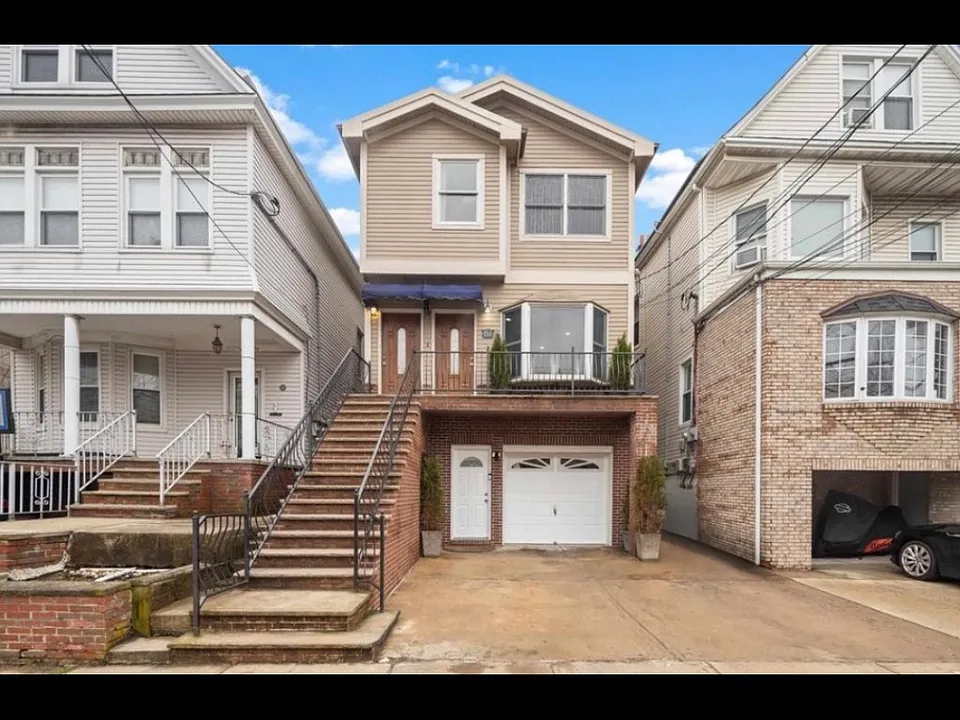12 W 30th St