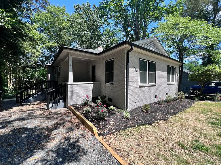 538 Hillandale St NE — Photo 2