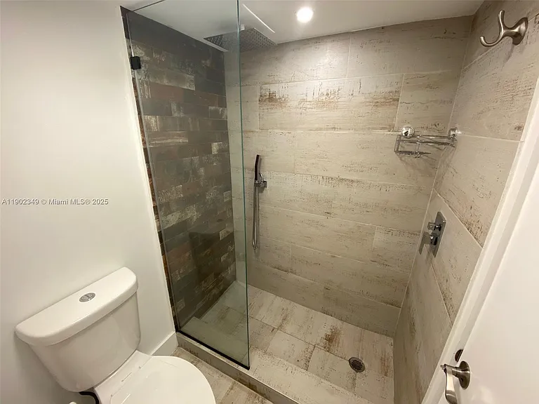 3161 S Ocean Dr #1210 — Photo 13