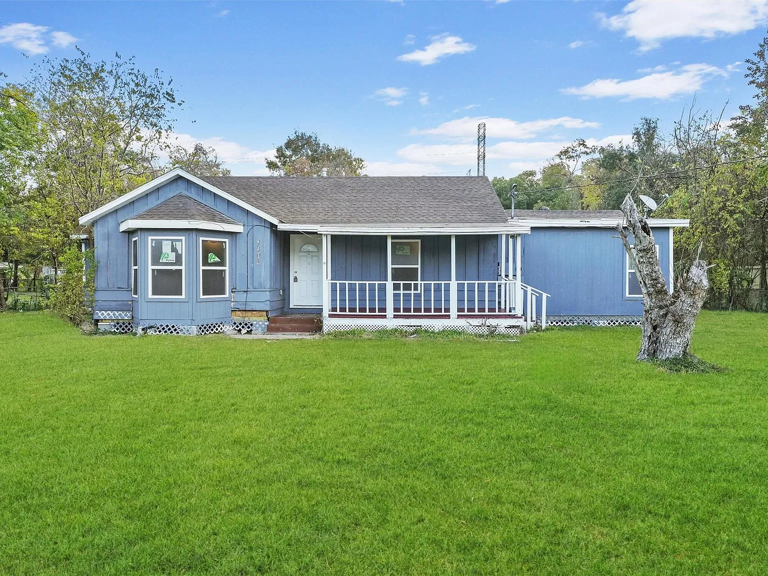3 bed, 2.0 bath, 1322 sqft, $1,400 — Photo 1
