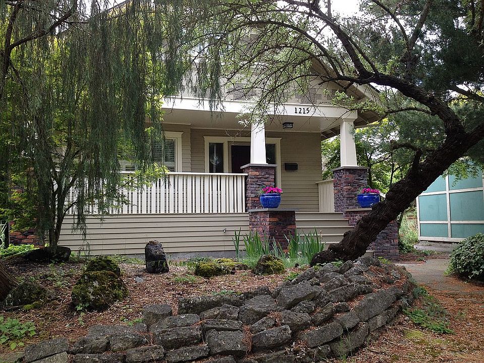1st image of 1215 NE 62nd St