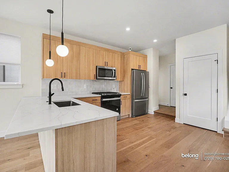 1415 Zenobia St — Photo 5