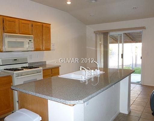 4th image of 1374 Land Breeze Ct