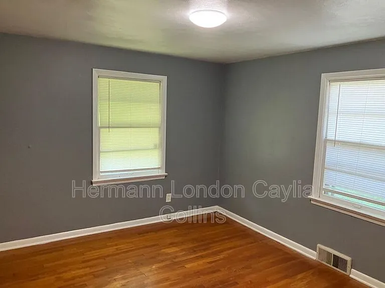 8708 Granada Pl — Photo 6