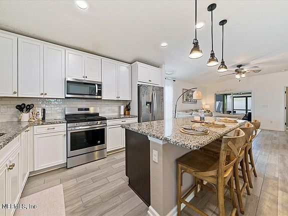 4th image of 38 RUSKIN Drive