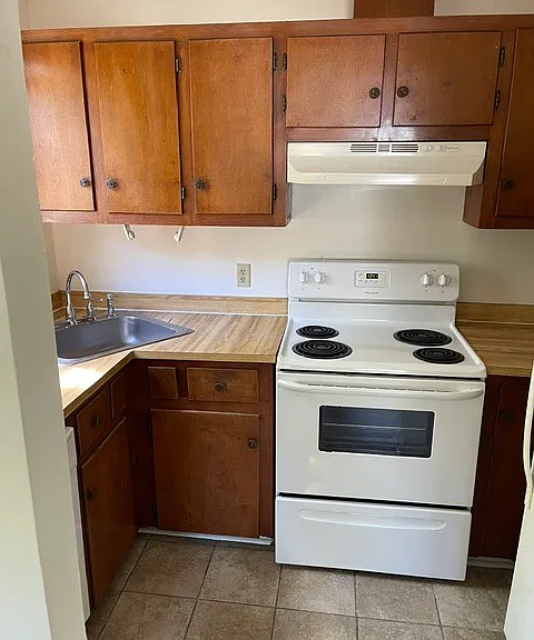 6821 Village South Dr #5 — Photo 4