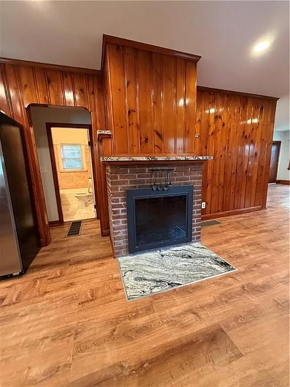 3 bed, 3.0 bath, 1415 sqft, $3,200 — Photo 4