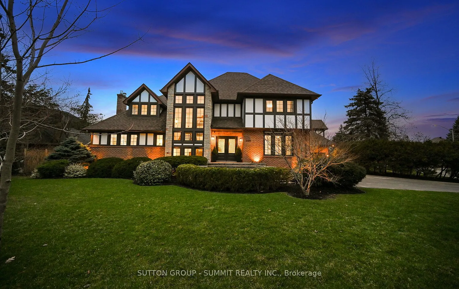 1095 Geran Cres photo 1