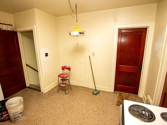 3rd image of 12770 S Wolcott Ave