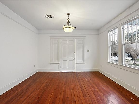 4th image of 4612 S Prieur St