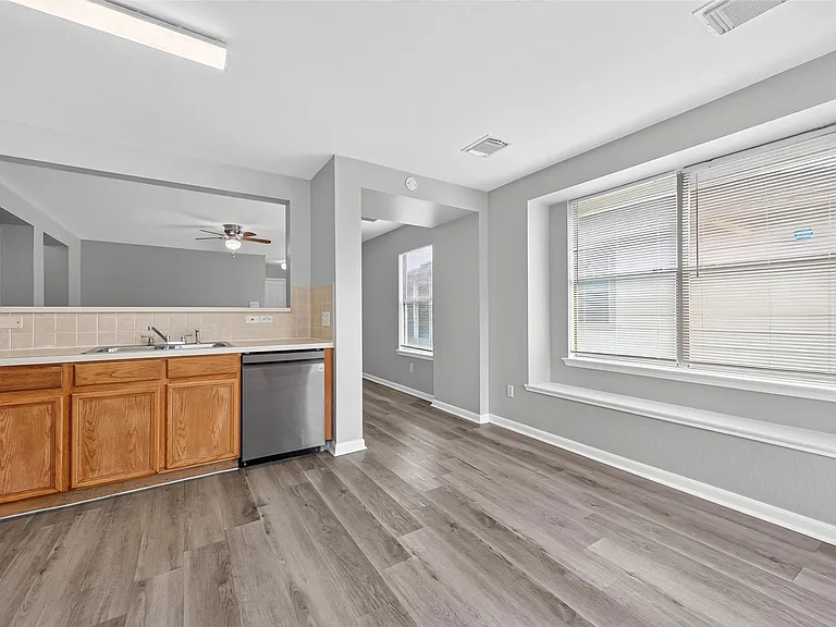 22851 Twisting Pine Dr — Photo 17