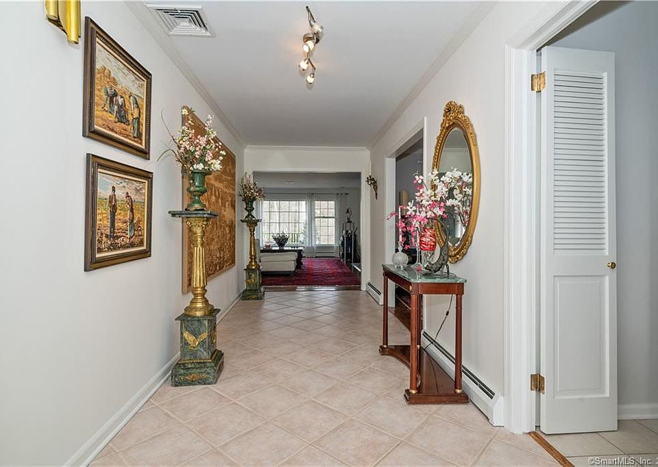 110 Chestnut Hill Ln, Stamford, CT 06903 | Zillow