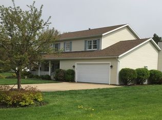 812 Meadowood Blvd, Madison, OH 44057