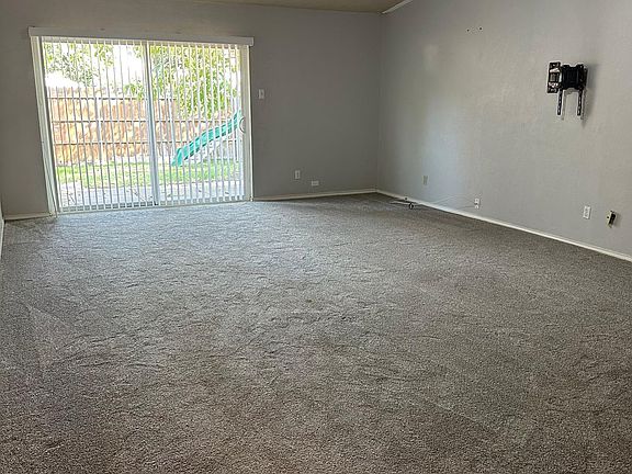 3rd image of 3908 Villa Downs Dr