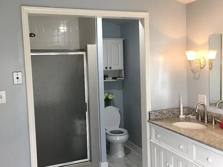 9100 Derbyshire Rd — Photo 13