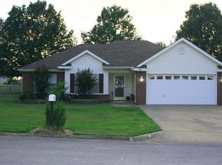 69 Debbie Dr, Farmington, AR 72730