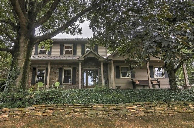 1st image of 2627 Breezewood Dr