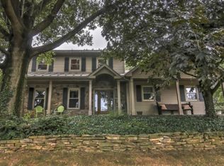 2627 Breezewood Dr, Lancaster, PA 17601