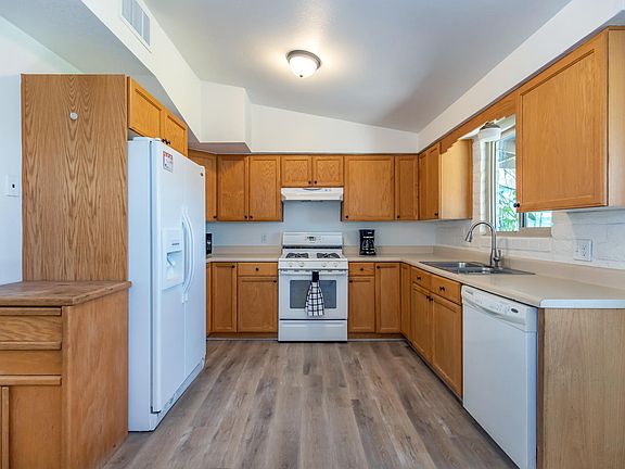 3rd image of 2491 W Los Alamos