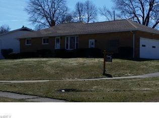 5525 Briarcliff Dr, Garfield Heights, OH 44125