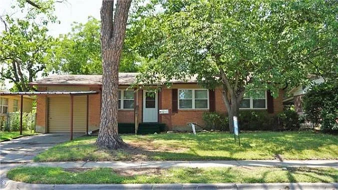 Building Photo - 1529 Longview St