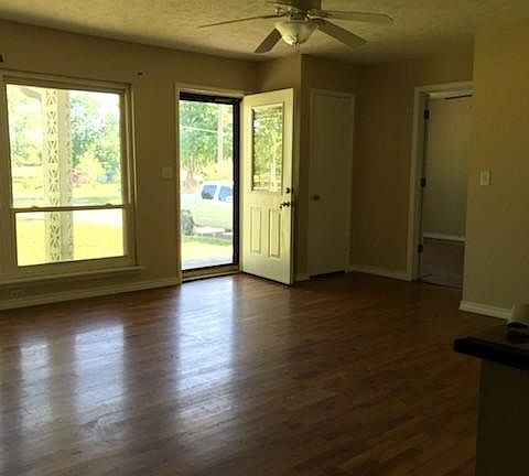 3rd image of 4052 W Farm Road 102