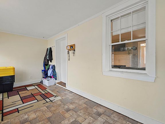 3rd image of 26 Grand Avenue