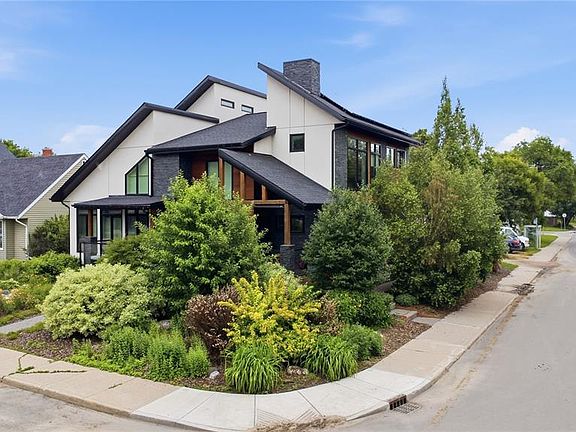3rd image of 1602 Edward AVENUE