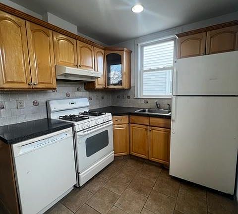 4th image of 276 Calhoun Ave #2