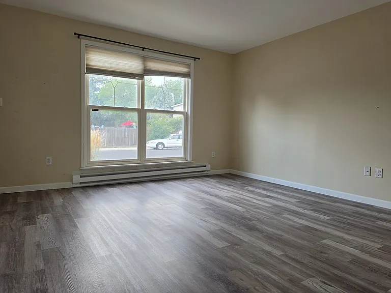 11186 Forest Ave — Photo 4