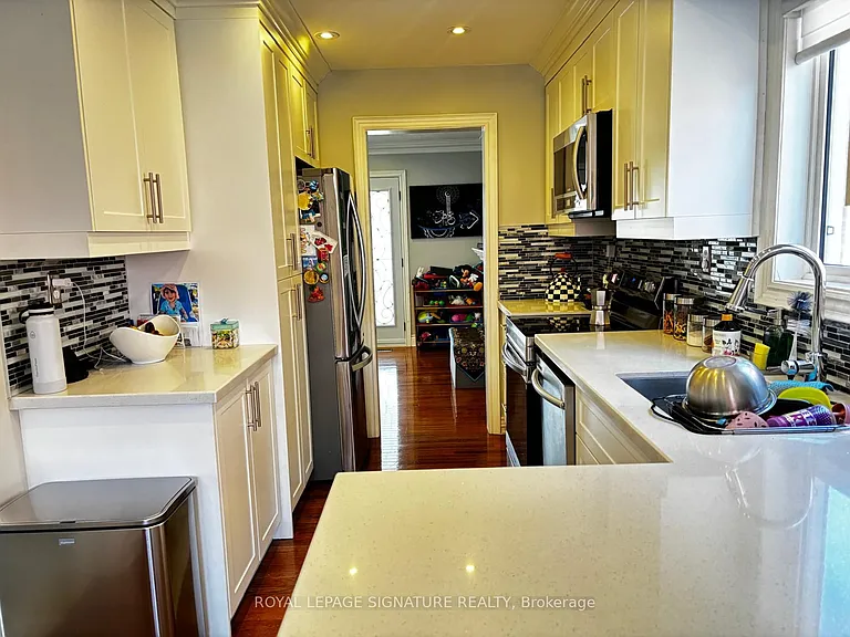6568 Aston Martin Mews — Photo 7