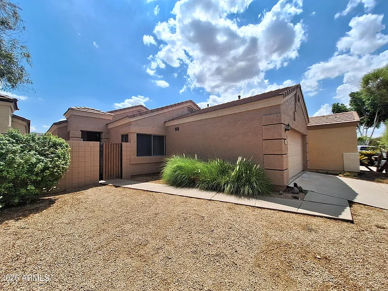 3307 E Fremont Rd — Photo 4