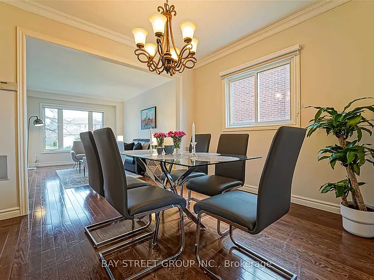1480 Princeton Cres — Photo 13