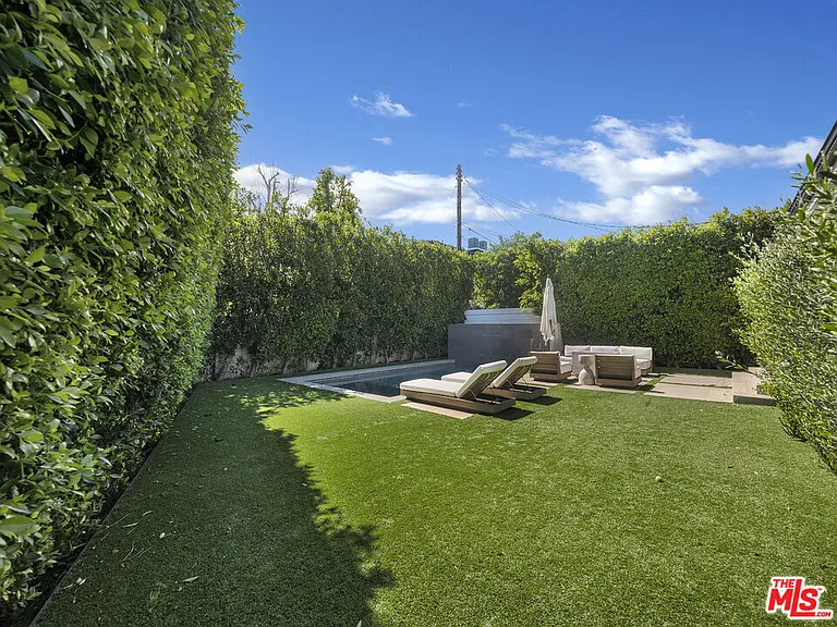 13506 Chandler Blvd — Photo 17