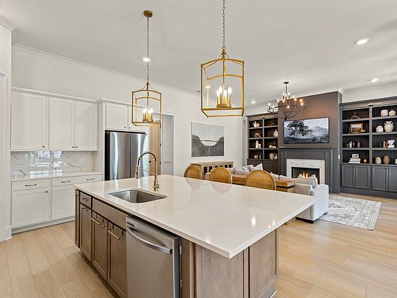 5th image of 1065 Clifton Rd