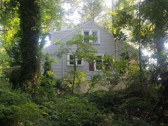 2nd image of 321 Barbara St
